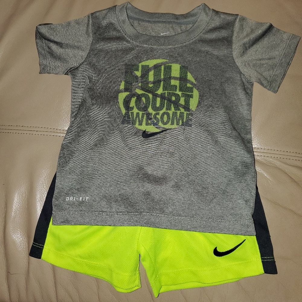 🌟🌟 SOLD 🌟🌟Nike Dri-Fit Short Set